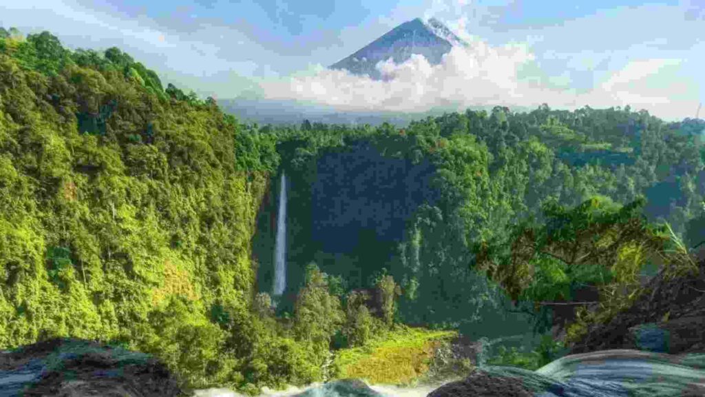 air terjun kapas biru