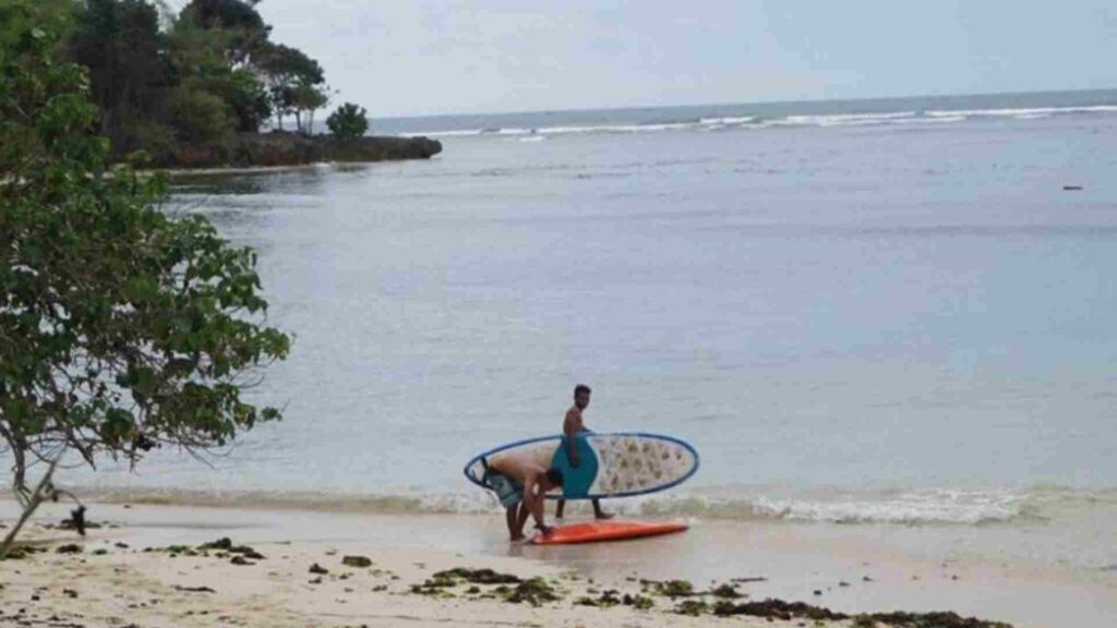 pantai plengkung banyuwangi