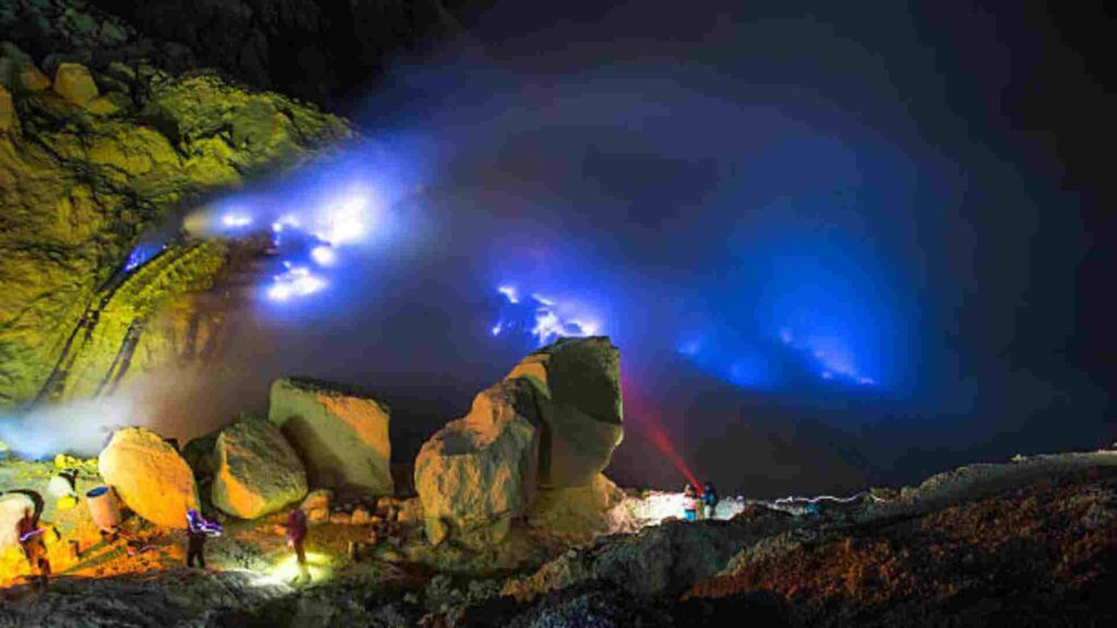 blue fire ijen banyuwangi
