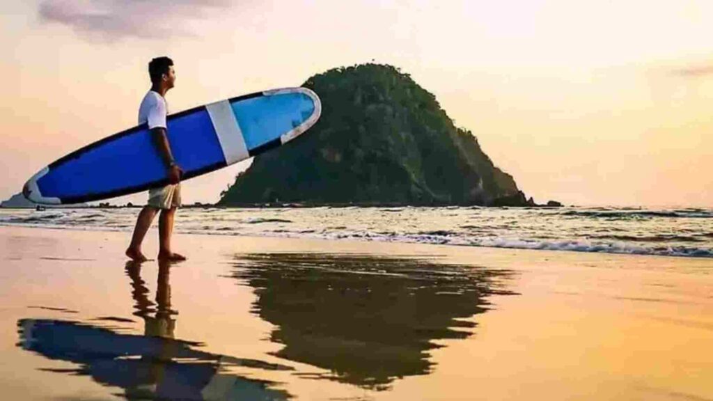 pantai pulau merah banyuwangi
