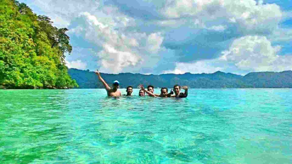 teluk biru banyuwangi