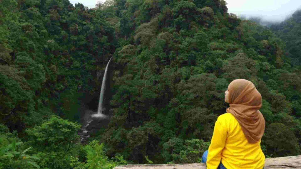 air terjun coban pelangi