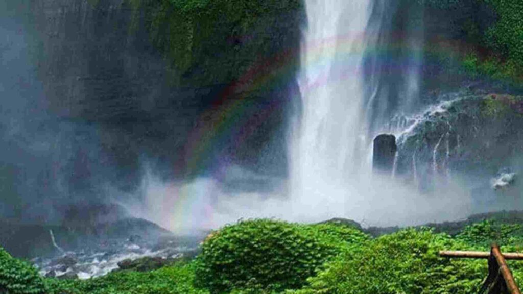 air terjun coban pelangi
