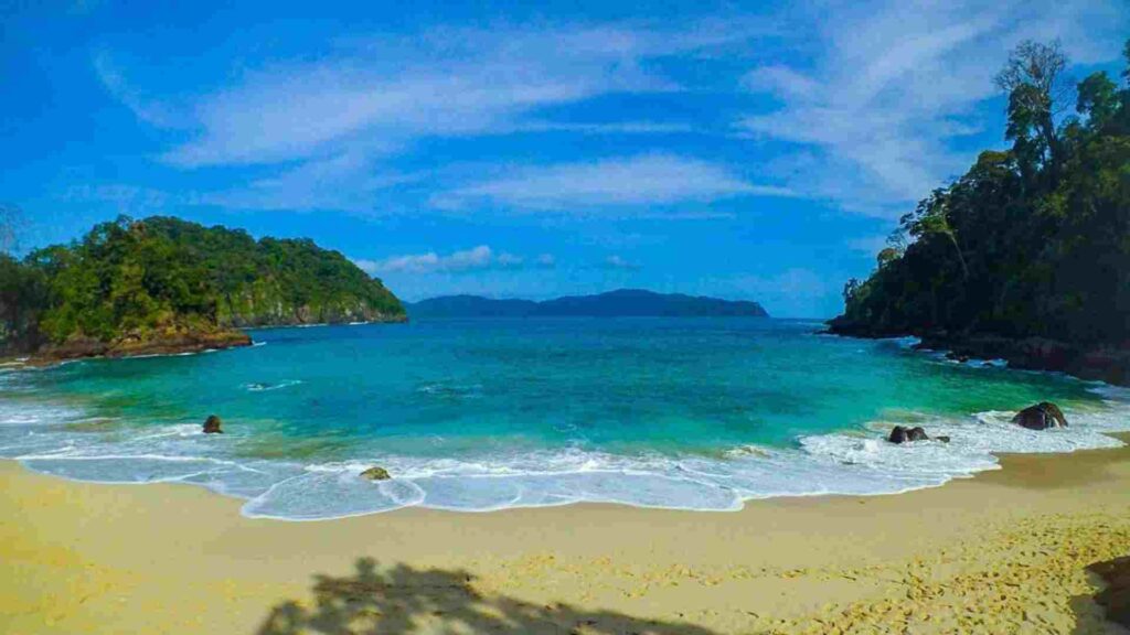 teluk hijau banyuwangi