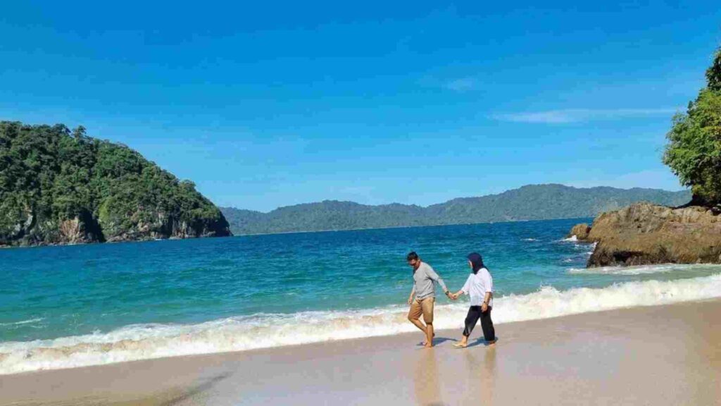 pantai rajegwesi banyuwangi