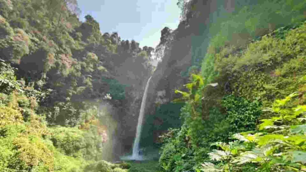 air terjun coban pelangi