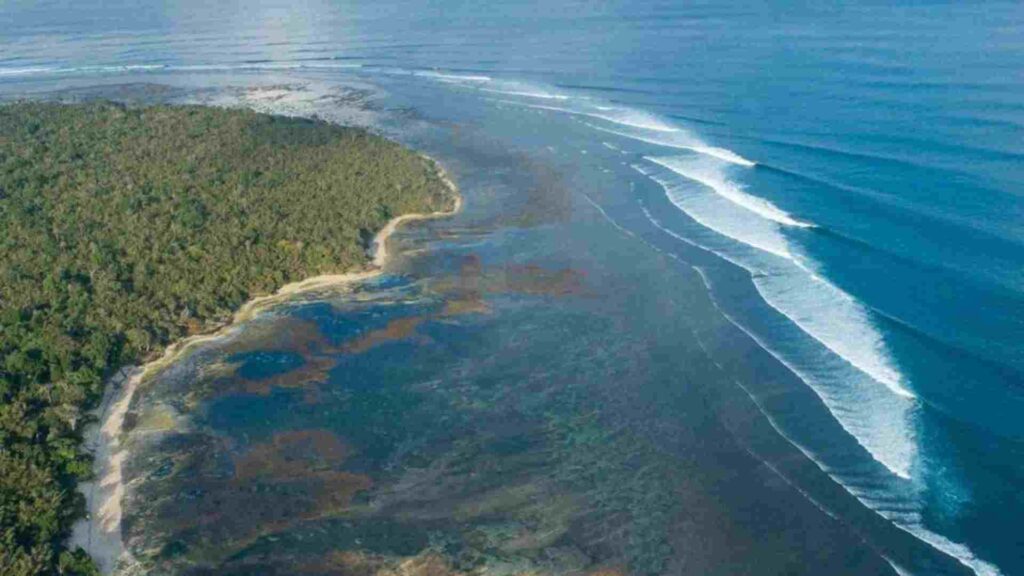 pantai plengkung banyuwangi