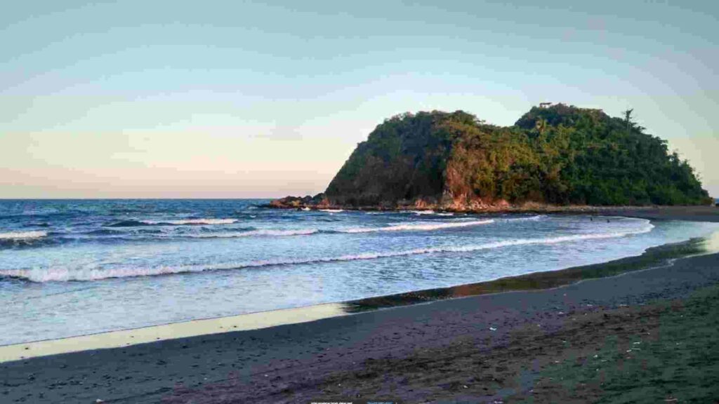 pantai lampon banyuwangi