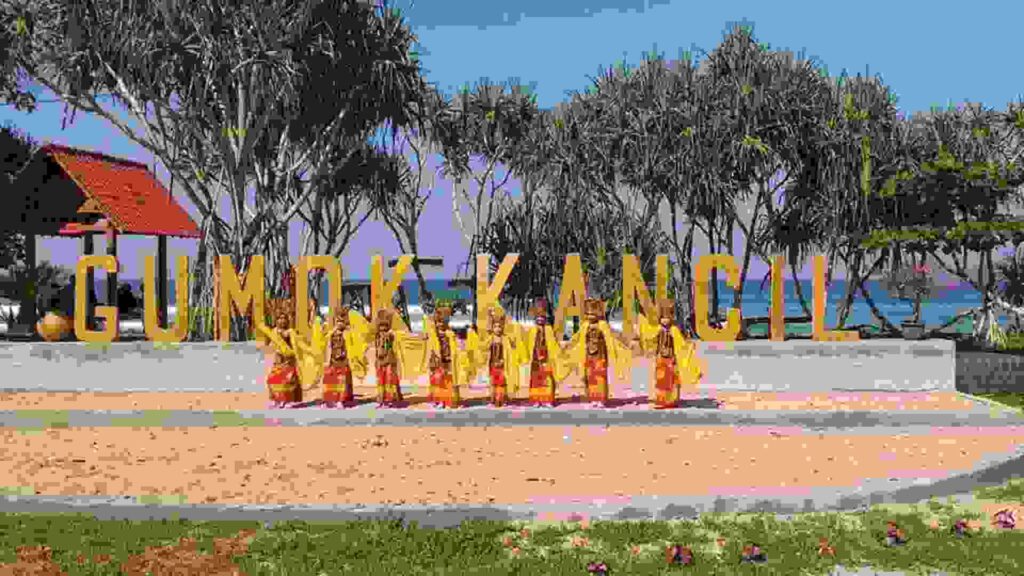 pantai gumuk kancil banyuwangi