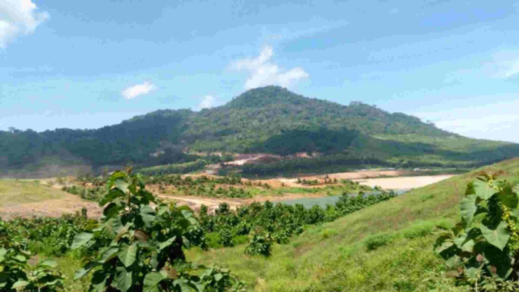 gunung tumpang pitu banyuwangi