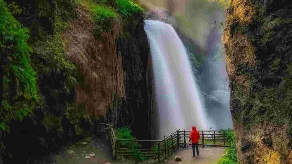 air terjun blawan bondowoso