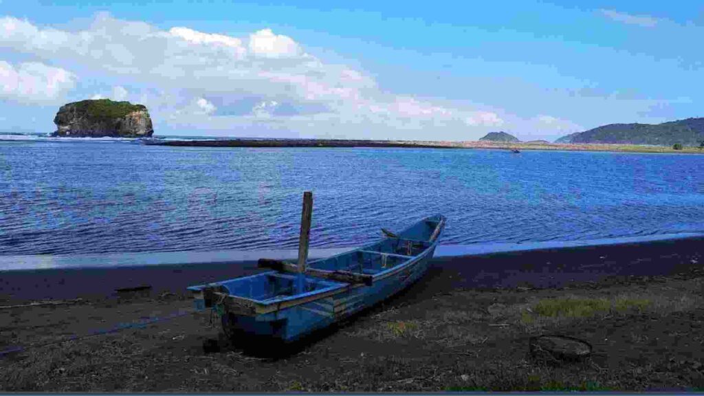 pantai parang semar banyuwangi