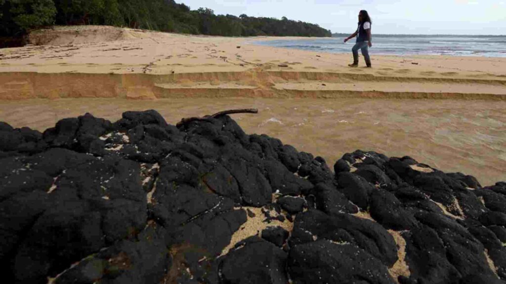 pantai parang ireng banyuwangi