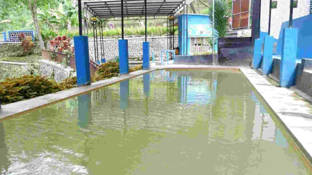 kolam air panas blawan