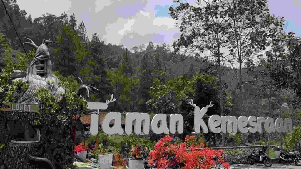 wisata taman kemesraan pujon malang