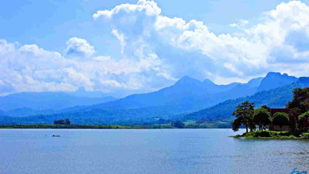 wisata waduk selorejo malang