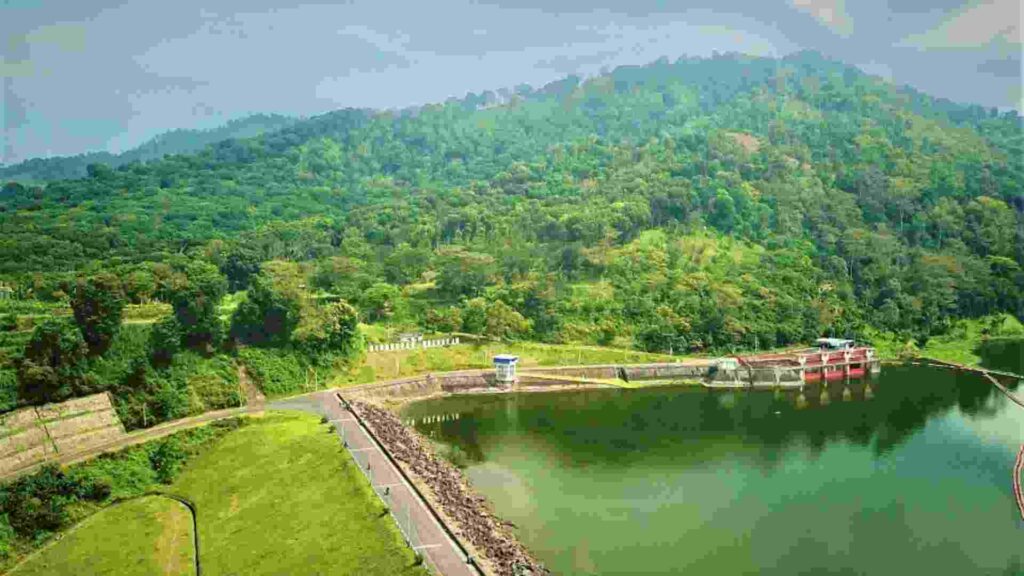 wisata waduk selorejo malang